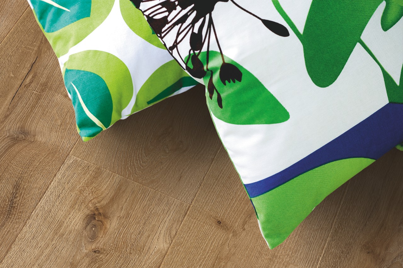 Ламинат Pergo Skara Pro Дуб Риверсайд L1251-04301 1380×190×9 фото в интерьере